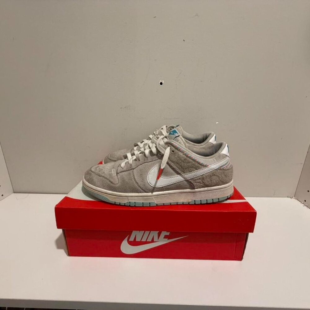 Nike Men's White and Grey Trainers
